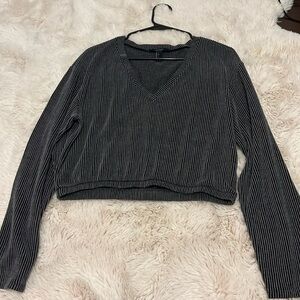 Forever 21 Cropped Long Sleeve Top